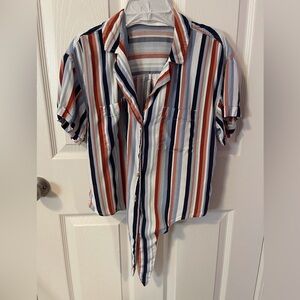 EUC Hollister button up tie front shirt
